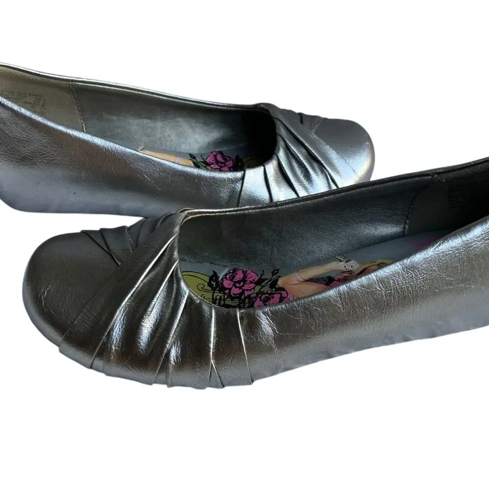 Hanna Montana shimmering slip-on shoe size 4